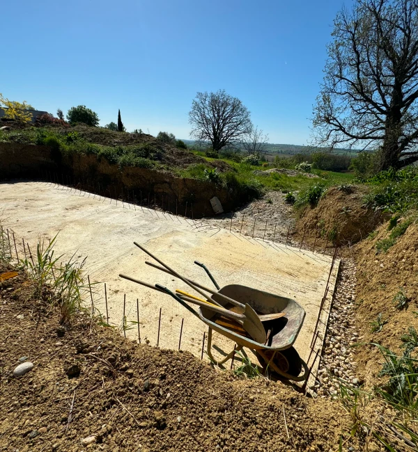 Avant — Pose liner piscine — Tournefeuille